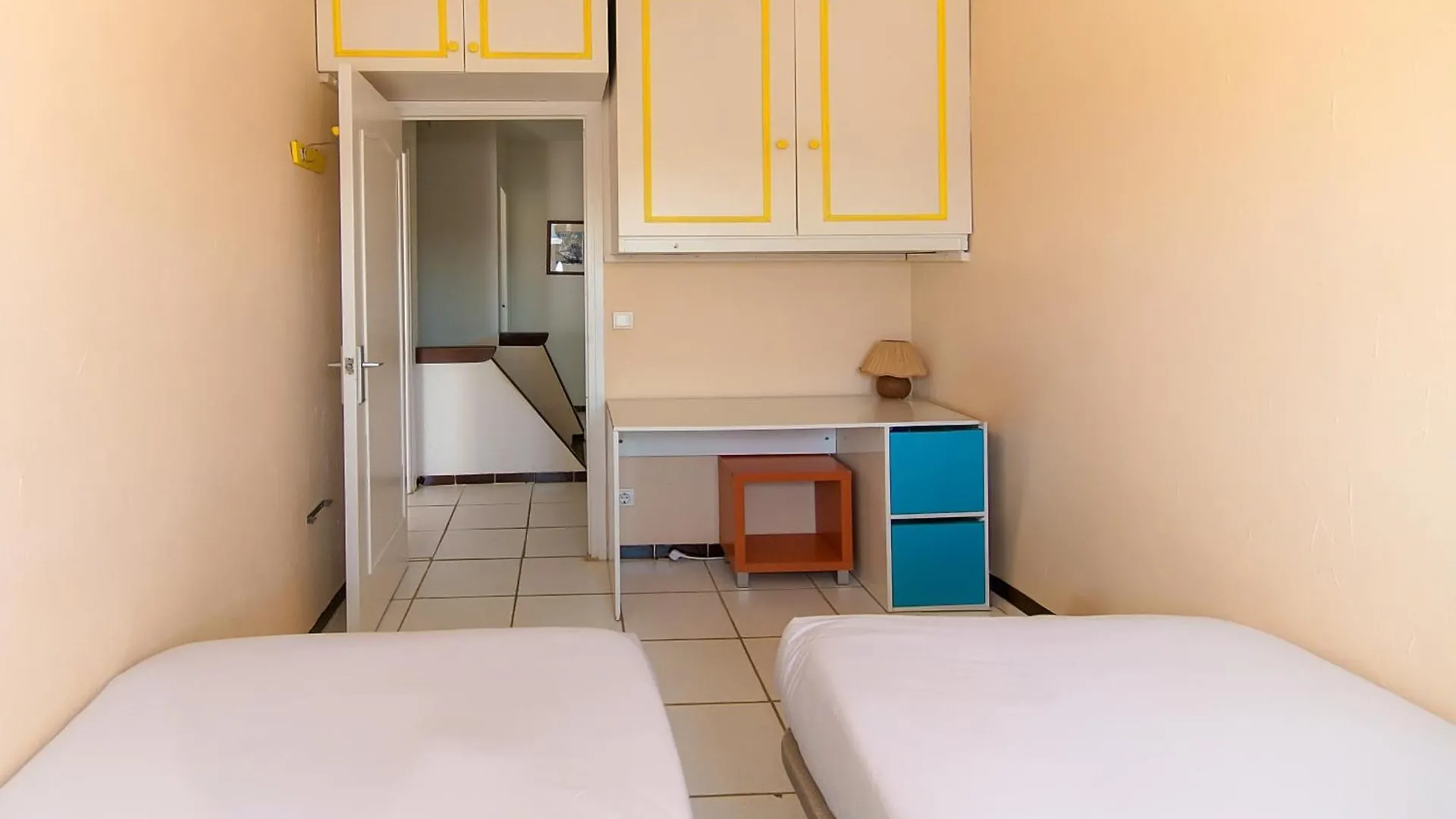 דירה אמפוריבראבה Welcs Casa 240 Emp Con Piscina Y Vista Al Canal