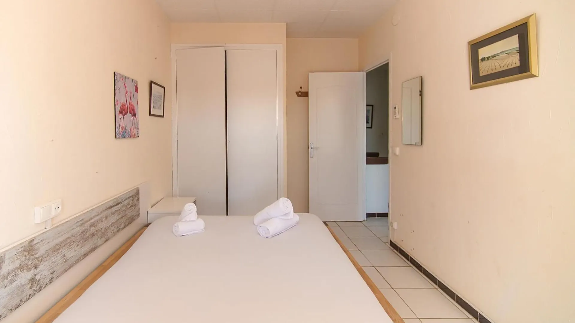 אמפוריבראבה Welcs Casa 240 Emp Con Piscina Y Vista Al Canal